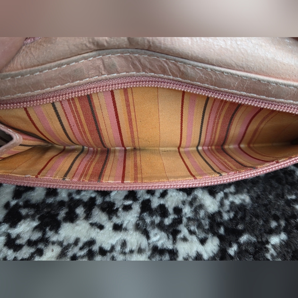 Fossil Pink Leather Wallet - Picture 4 of 5